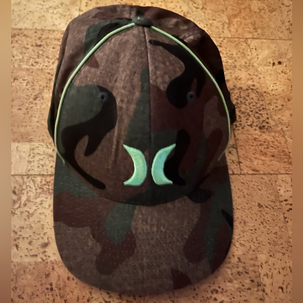 Hurley Camo FlexiFit Cap